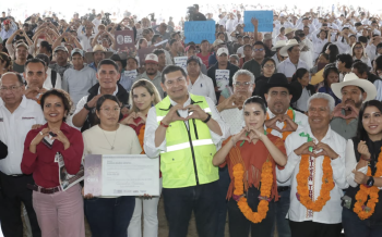 Obra comunitaria y apoyos al campo llevan bienestar a las familias de la mixteca